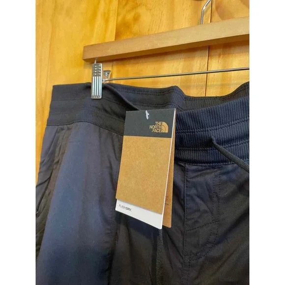 Size XXL The North Face Black Women's Capris - Picture 3 of 5